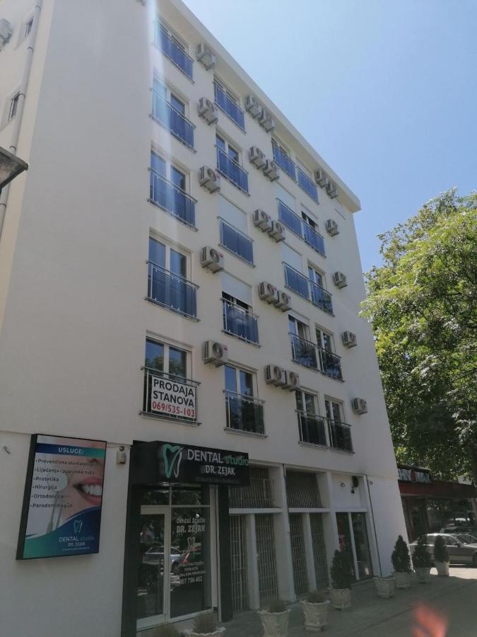 Anja Apartment_City Center_ Bar Exterior foto